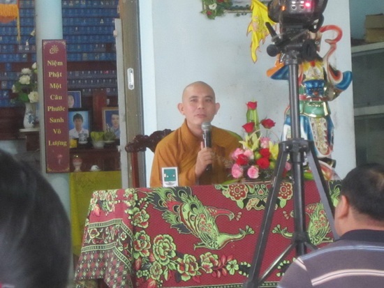 Đại đức Thích Đồng Thành giảng pháp tại Khánh Hòa