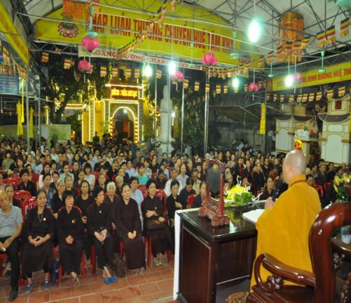 Hòa thượng Thích Bảo Nghiêm thuyết giảng tại chùa Tương Mai
