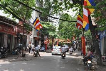 Cờ Phật giáo tung bay mừng Phật đản từ những trái tim biết rung cảm