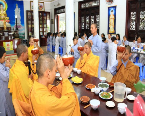 Đà Nẵng: Cúng dường an cư tại đạo tràng an cư chùa Bà Đa