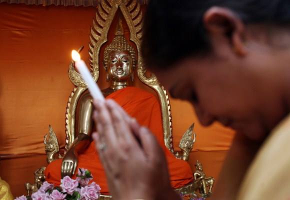 Thực hành những pháp cơ bản khi Phật tử đến chùa