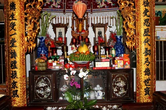 Nghi thức cúng giao thừa và vía Phật Di Lặc