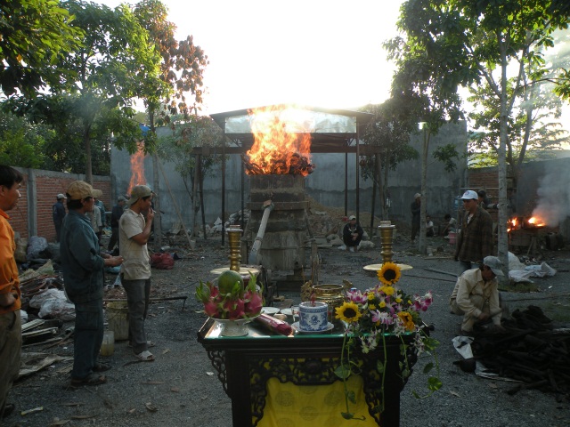 TPHCM: Lễ rót đồng đúc Đại hồng chung tại chùa Quang Thọ