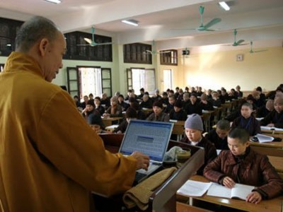 Tham luận về giáo dục Phật giáo cho Ban Hướng dẫn Phật tử và các ngành 
