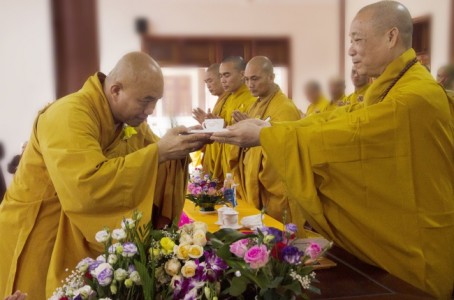 Hà Tĩnh: Lễ vu lan - bông hồng cài áo đầu tiên tại TT Văn hóa Phật giáo