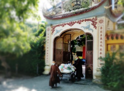 Hà Nội: Một ngôi chùa hỗ trợ người dân trong đại dịch thông qua nền tảng Zalo connect