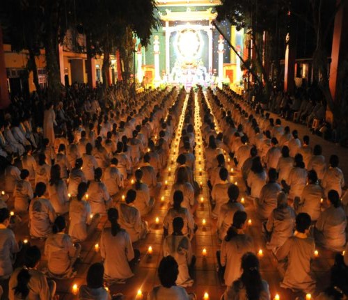 Hà Nội: Đêm hoa đăng kính mừng ngày Đức Phật Thích Ca thành đạo