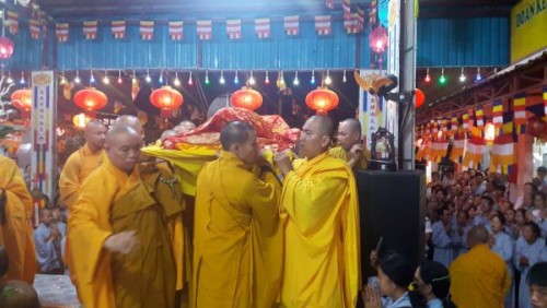 Bình Thuận: Lễ nhập kim quan Cố Hòa thượng Thích Trí Thành