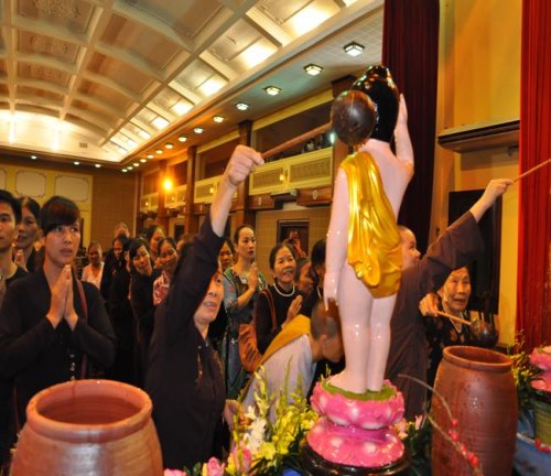 Học viện Phật giáo Việt Nam tại Hà Nội tổ chức kính mừng Phật Đản PL2560 - DL2016