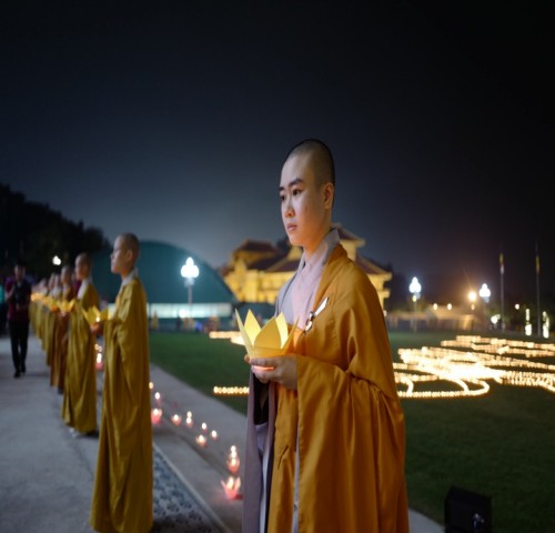 Đêm thắp nến tri ân tại Học viện Phật giáo Việt Nam tại Hà Nội