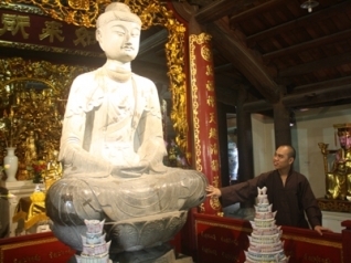 “Cuộc đời” thăng trầm của tượng Phật A Di Đà