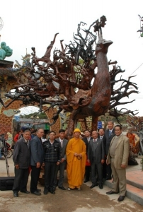 Tượng Bồ Đề Đạt Ma và Khổng tước vương lớn nhất Việt Nam