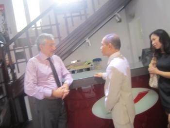 Gặp ngài Đại sứ có tâm Phật nhân Tết sách lần thứ 6