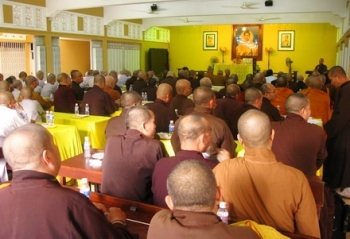 Trao khuôn dấu tròn cho các cơ sở tự viện tại TP.HCM