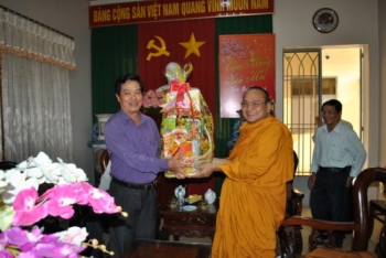 Đại diện Phật giáo Biên Hòa chúc Tết chính quyền thành phố