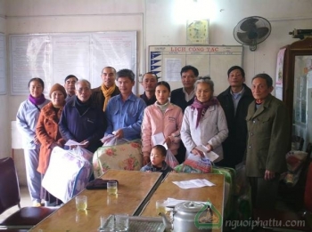Phật giáo huyện Yên Thành tặng quà tết cho hộ nghèo