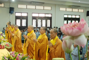 Chùa Hoằng Pháp: Hơn 4000 người về Quy y Tam Bảo