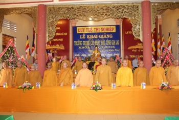 Gia Lai: Trường Trung cấp Phật học khai giảng khóa I niên khóa 2012- 2015