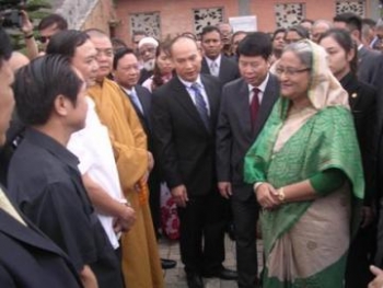 Thủ tướng Bangladesh thăm chùa Bái Đính