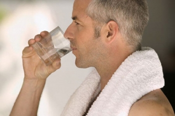 Uống nước lúc nào để ngăn ngừa các bệnh nguy hiểm