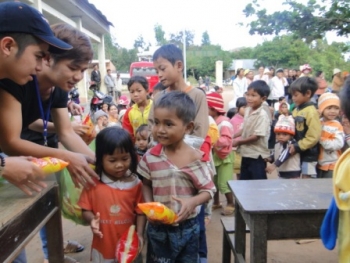ĐakLak: Hội từ thiện Thiện Nhân tổ chức phát quà cho bà con buôn Jang Reh