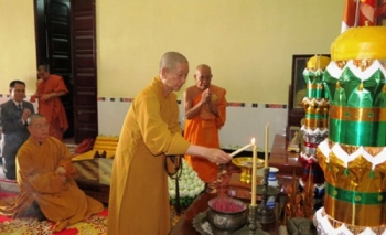 Phái đoàn cấp cao GHPGVN thăm Phật giáo Vương quốc Campuchia