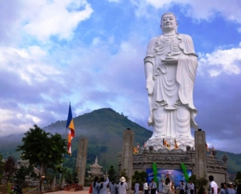 Chiêm bái một số kỷ lục Phật giáo Việt Nam 2012