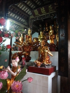 Độc đáo “tượng say” trong chùa Bà Đanh