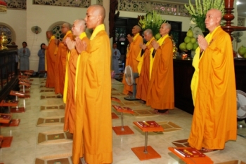 Pháp phục của chư Tăng, Ni Việt Nam như thế nào?