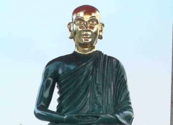 Dát vàng tượng Phật Hoàng Trần Nhân Tông bằng ngọc