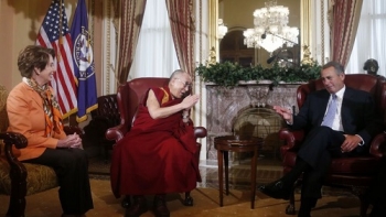 Đức Dalai Latma làm lễ cầu nguyện tại Thượng nghị viện Hoa Kỳ