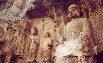 Chiêm ngưỡng tượng Phật "ẩn" trong hang động kì diệu