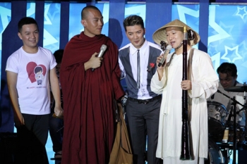 Lúc nào cũng nên "tốt khoe, xấu che"?