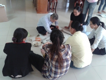 Cuối tuần vào chùa lễ Phật và học tâm thư pháp