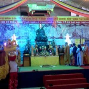 Tôn tượng Phật Hoàng Trần Nhân Tông tại Đà Nẵng