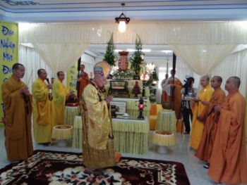 Lễ nhập kim quan Cố ni trưởng Thích Nữ Hải Triều Âm