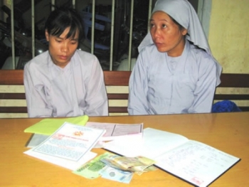 Đà Nẵng: Nhiều phụ nữ giả ni cô, bán nhang “cắt cổ”