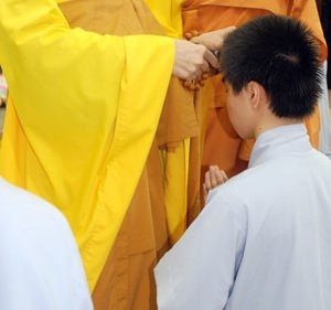 Bản chất của người tại gia và xuất gia