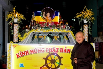 Đà Nẵng: Chùa Viên Quang chạy thử xe hoa