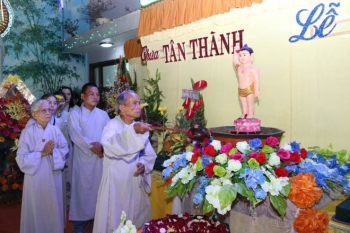 Lễ tắm Phật tại chùa Tân Thành Đà Nẵng