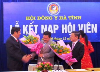 Hà Tĩnh: Lễ kết nạp hội viên và trao giấy phép hoạt động cho LY Võ Hoàng Yên