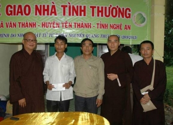 Nhóm từ thiện Nguyên Quang bàn giao 2 nhà  tình thương tại Nghệ An