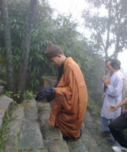 Đại hội PG toàn quốc và sự kiện nhà sư &quot;nhất bộ nhất bái&quot; về đích