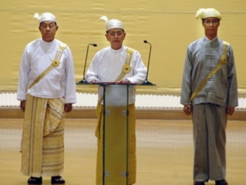 Myanmar: Phó tổng thống từ chức để xuất gia