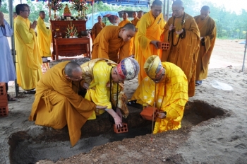 Quảng Trị: Lễ rót đồng chú tạo tượng Phật và đặt đá xây dựng chánh điện chùa Chơn An