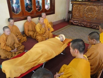 Lễ nhập kim quan cố Trưởng lão Hòa thượng Thích Giác Dũng