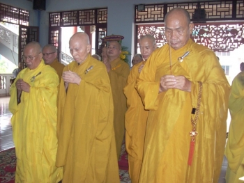 Chùm ảnh viếng tang lễ HT. Thích Từ Nhơn buổi sáng ngày thứ hai