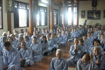 Chùa Từ Xuyên khóa tu niệm Phật ba ngày mừng Đại lễ Vesak 2014
