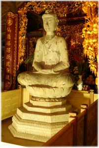 Chuẩn mực Lý trên tượng Phật A Di Đà
