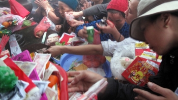 Phản hồi bài viết: Những hệ lụy bi hài của 'hòm công đức'  trên báo Tuổi Trẻ